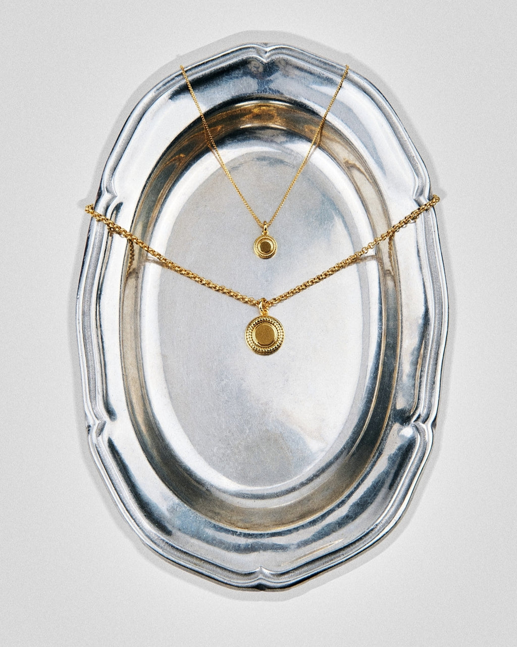 [18K] Austine Gold Mini Medallion Pendant Necklace