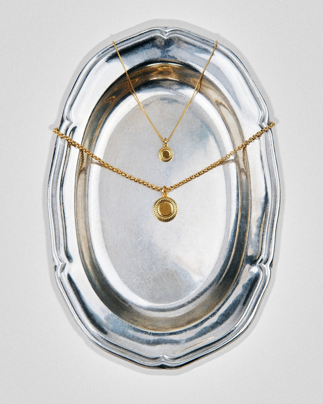 [18K] Austine Gold Mini Medallion Pendant Necklace-5