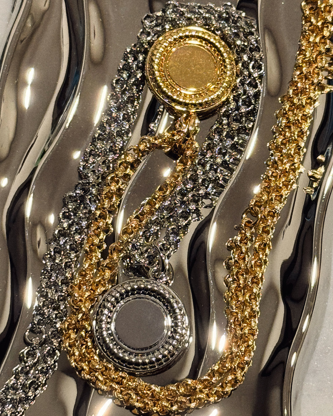 [18K] Austine Gold Medium Medallion Pendant Necklace-5