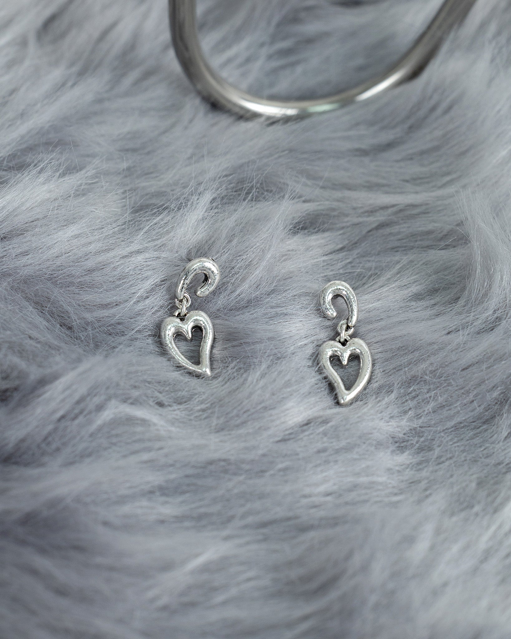 Vintage Raw Heart Metalic Earrings
