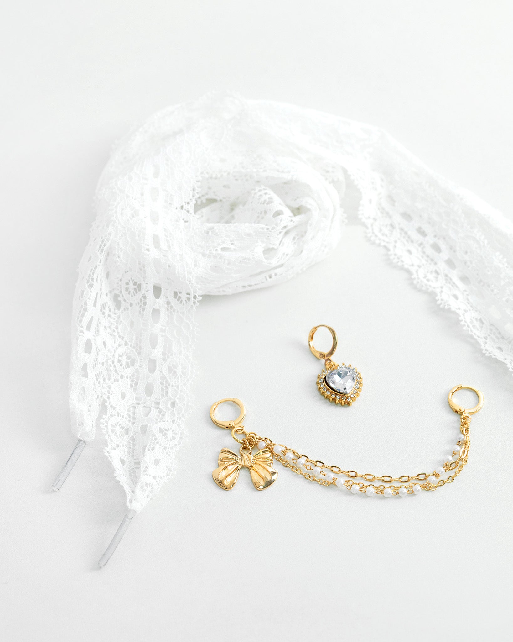 Lace Dreams White Bow with Crystal Heart Shoe Charm Set