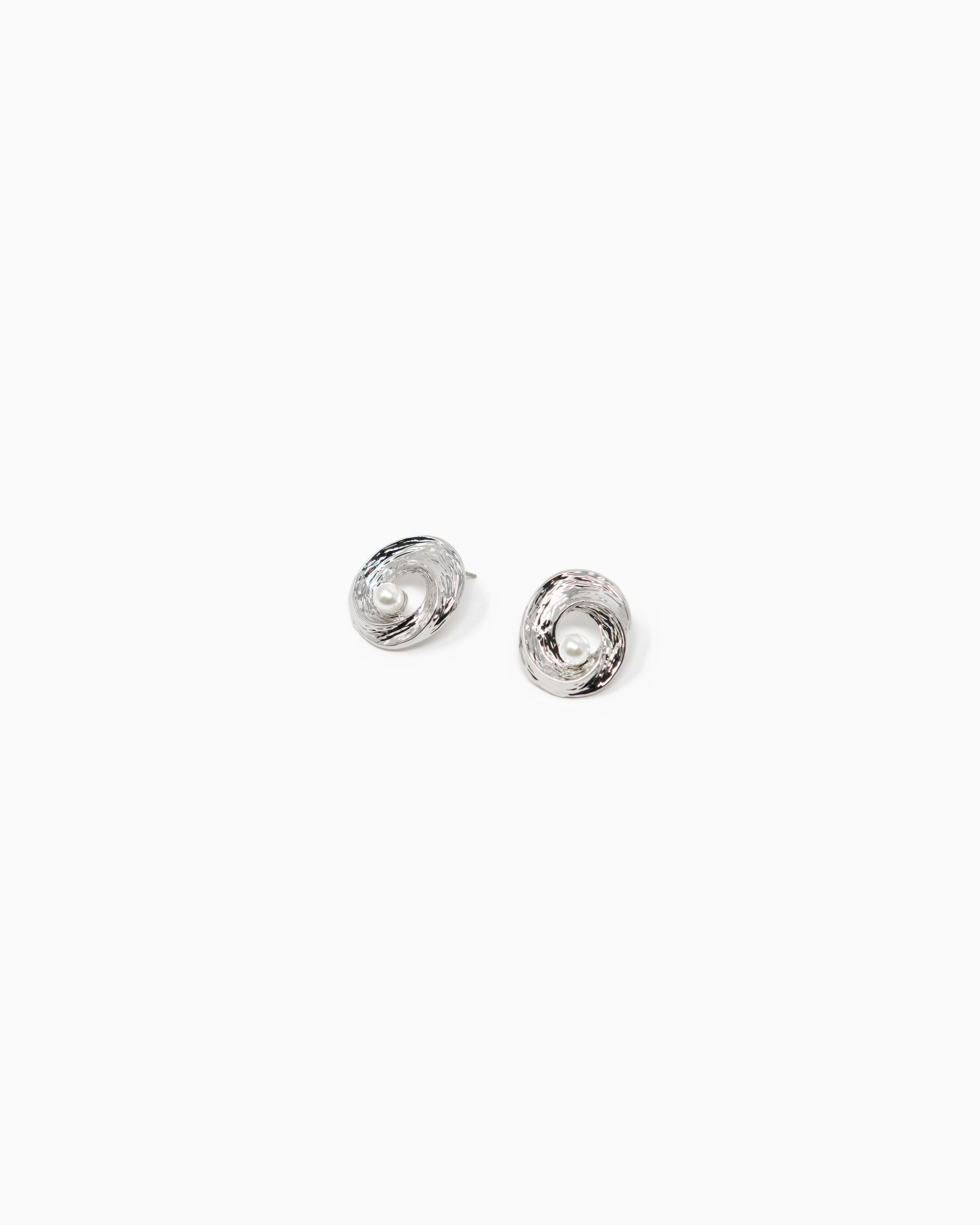 Textured Metal Swirl with Pearl Statement Stud Earrings – Rhodium