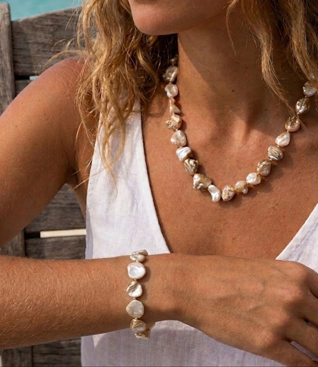 Coastal Organic Shell Stretch Bracelet