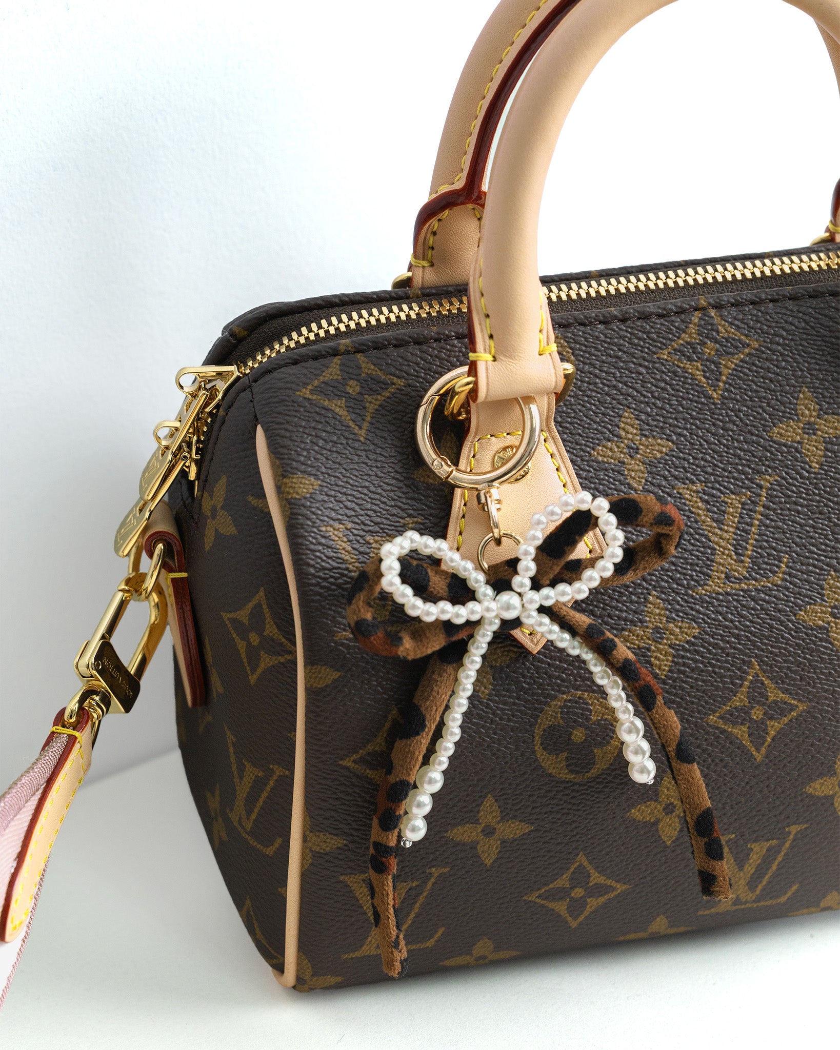 Leopard Pearl Bow Bag Charm
