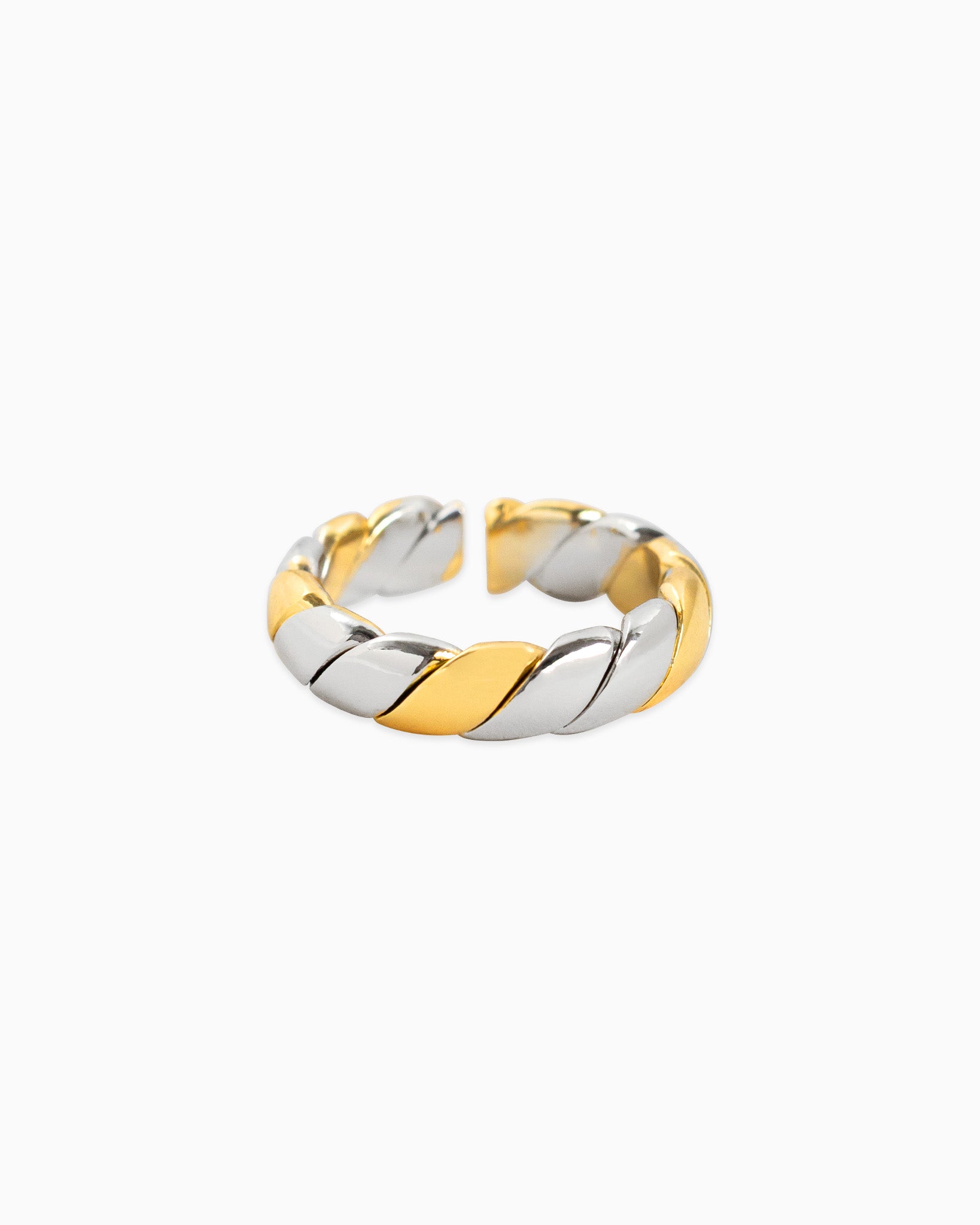 Two-Tone Rope Shrimp Textured Ring