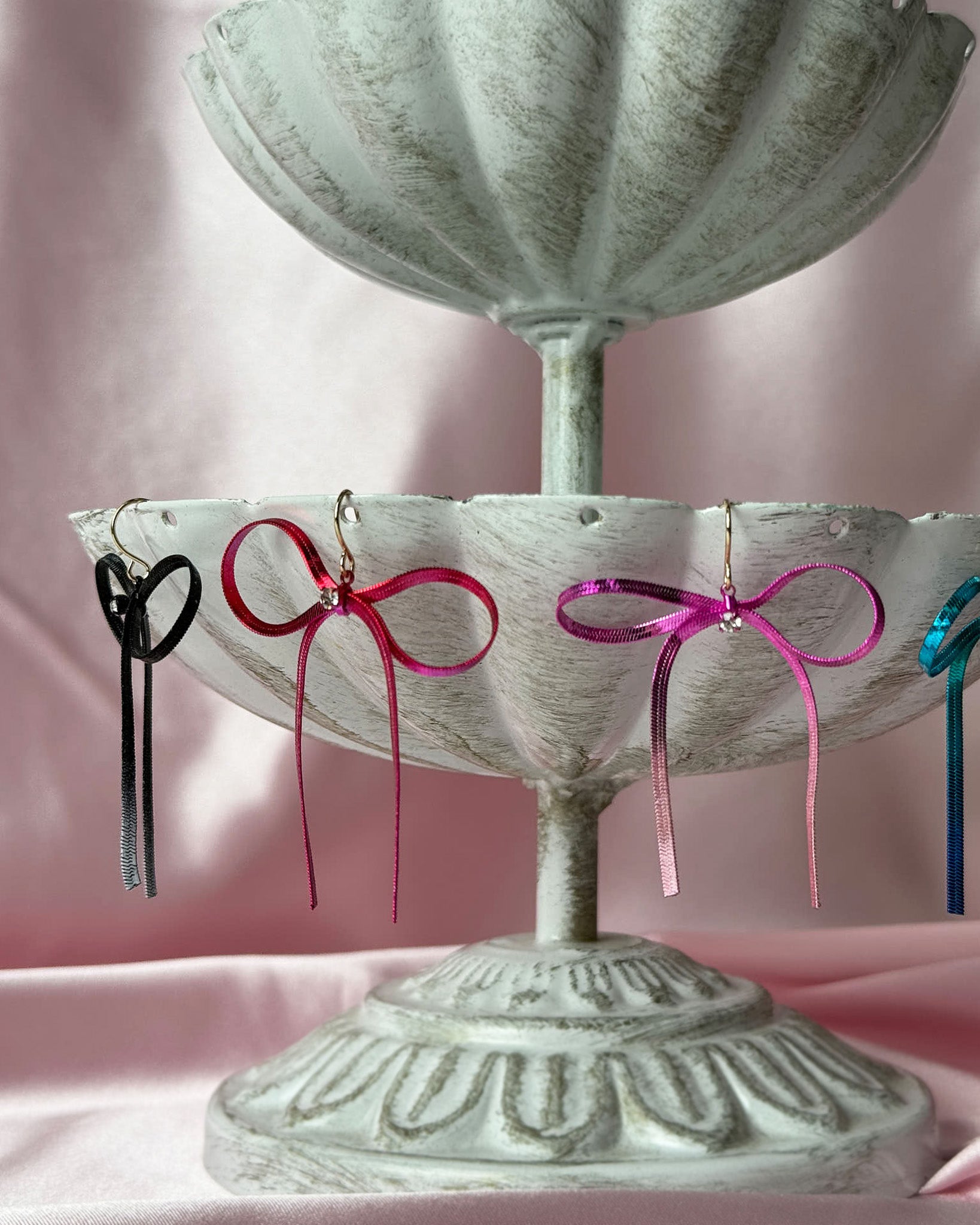 Ombre Snake Chain Bow Earrings-3