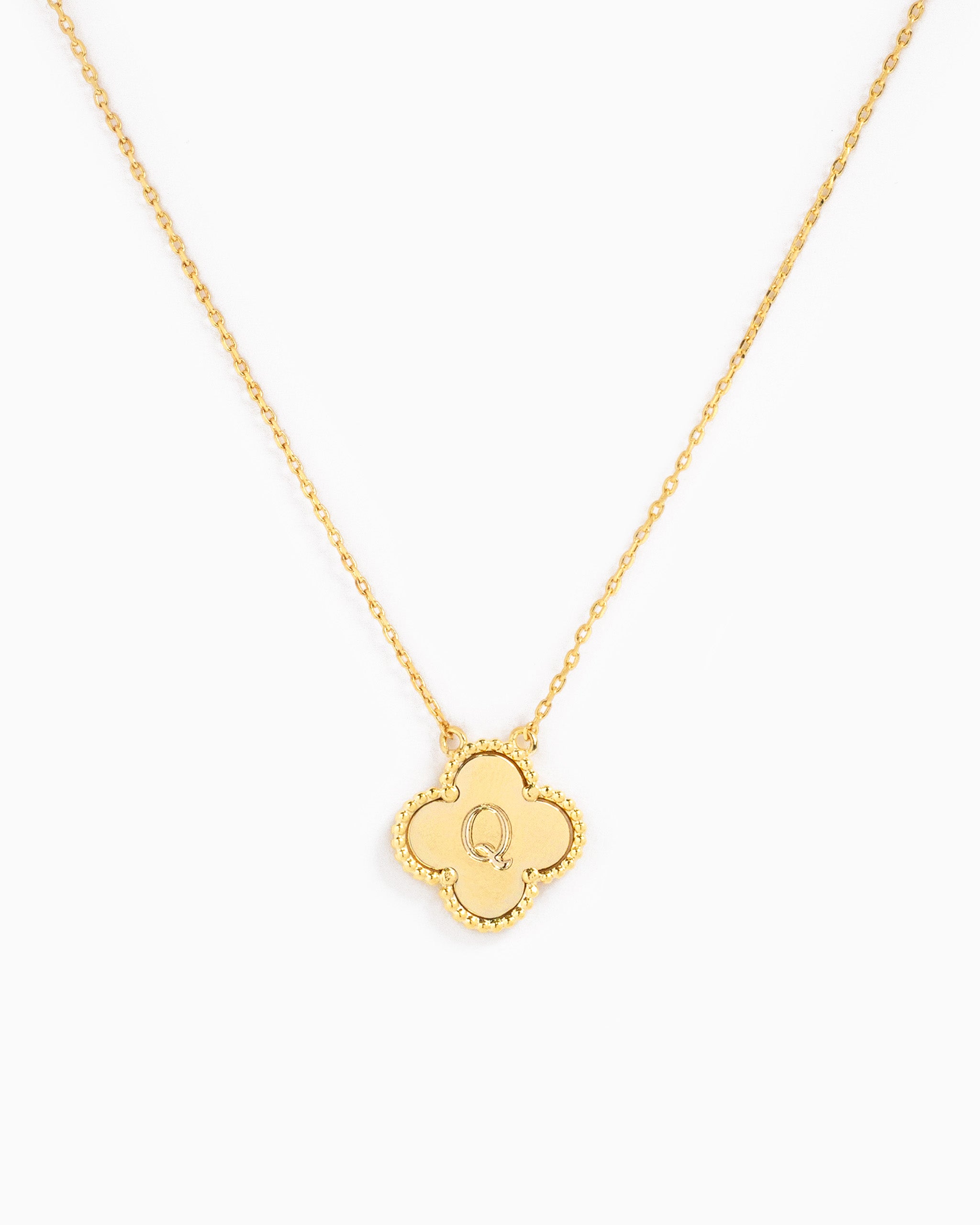 clover initial "Q" pendant necklace