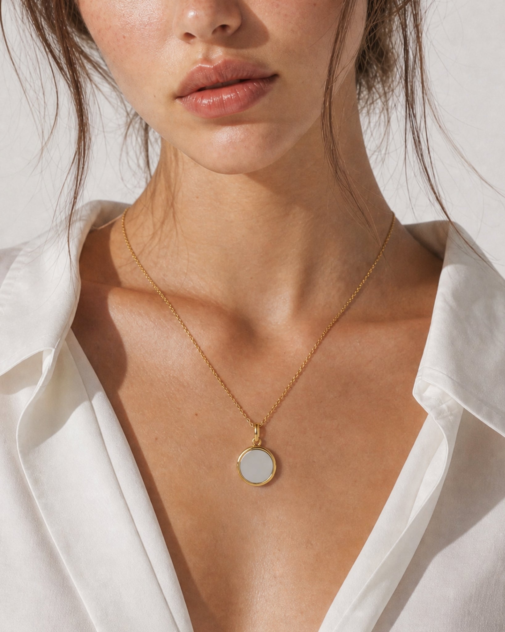 [18K] Stanley Two-Tone Pendant Necklace