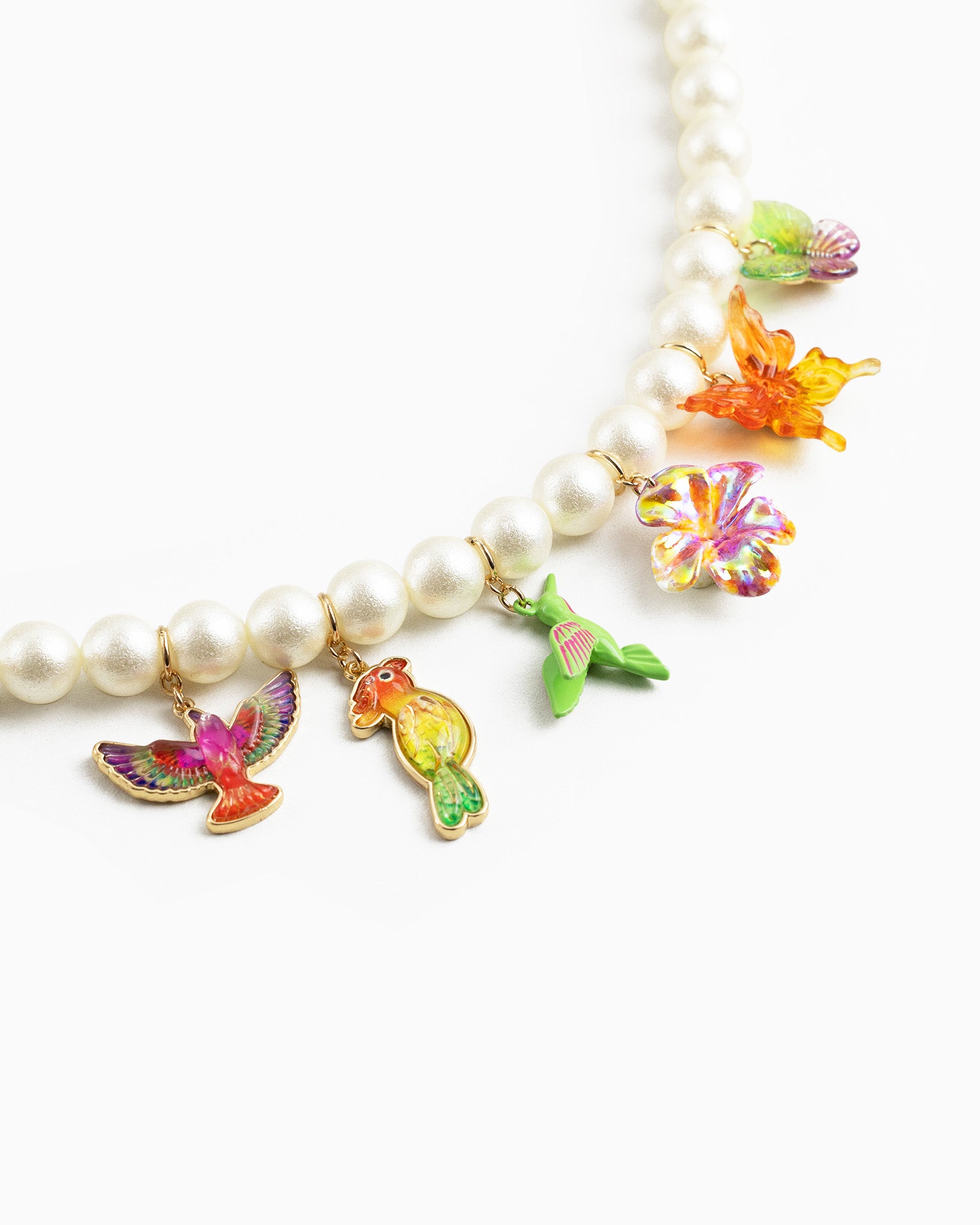 Tropical Animal Charm Bold Pearl Bead Necklace