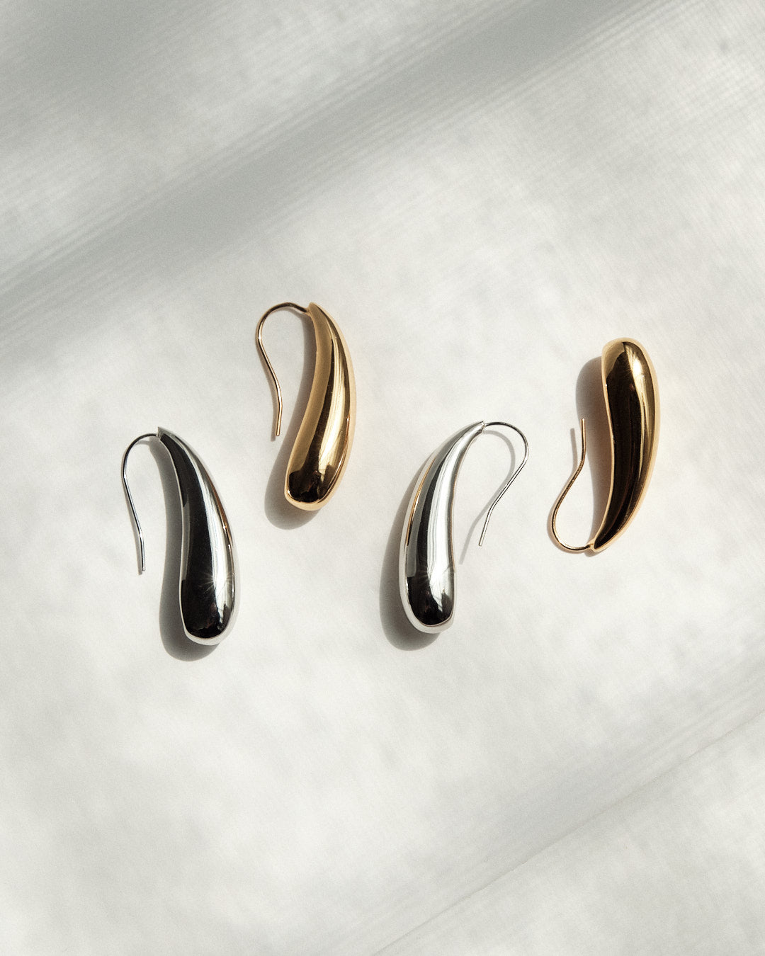 [18K] Vesper Long Teardrop Gold Statement Earrings